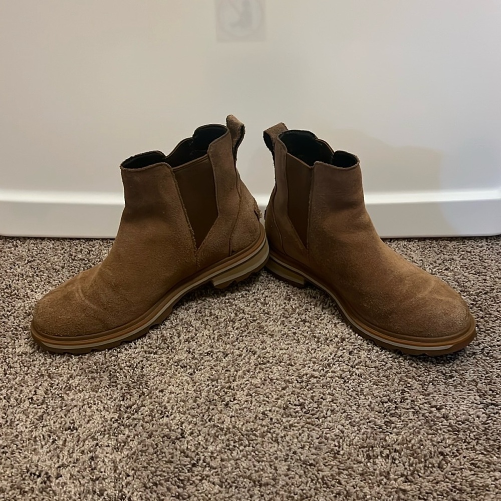 Sorel Camel Chesley Boot size 7.5
